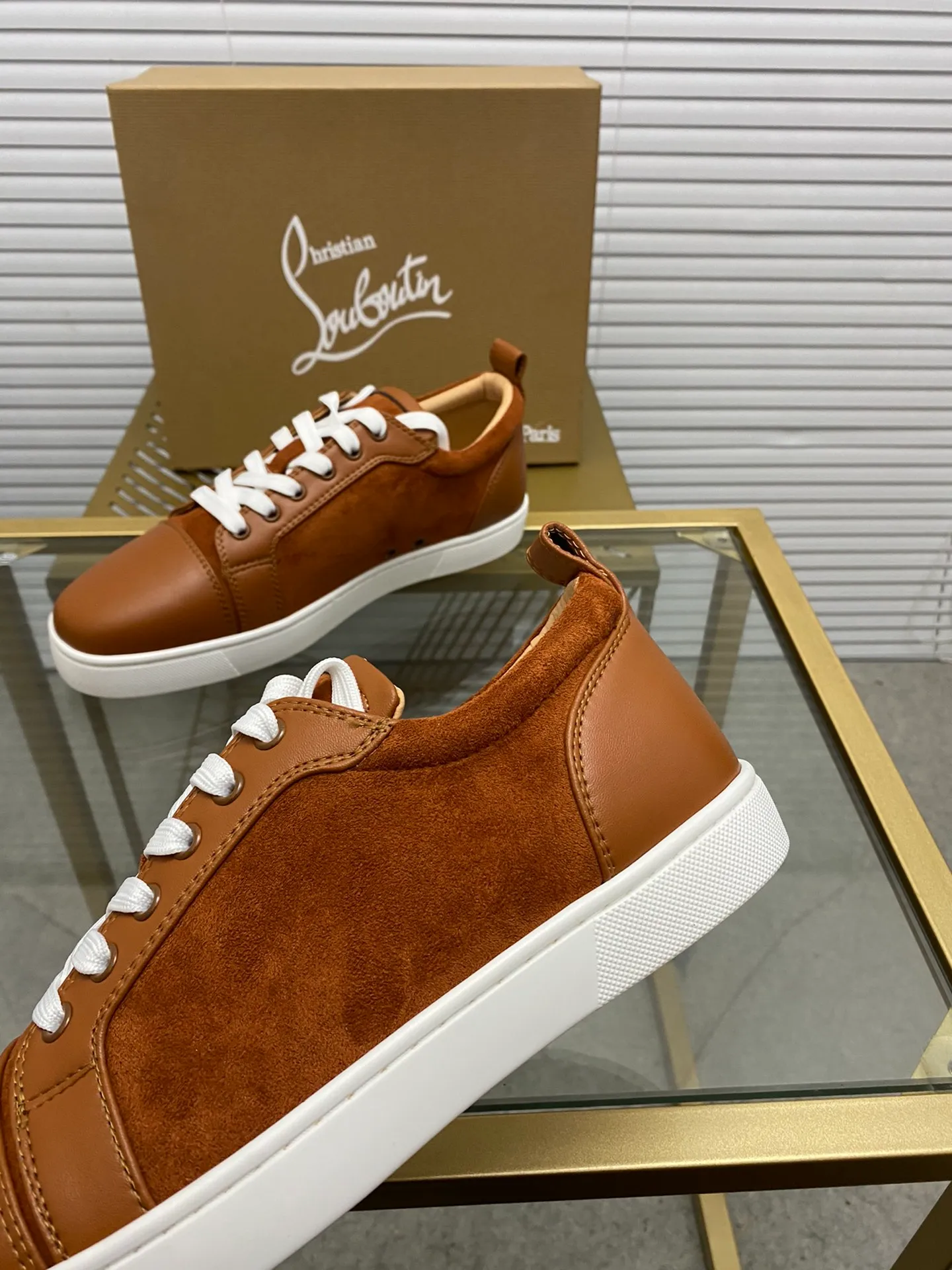 (Customized model) Ex-factory price is 480. christian louboutin (CL red sole shoes) counter series, casual sneakers for couples 📢 📢 📢 Exclusive hot style release 🎈🎈💪 Movable latex feet 👻 Finished outsole line [Proud] 😝Female 35-40# Male 38#-46, global supply😝 [Top version]: Original imported genuine leather upper, top original leather lining, original molded TPU outsole, original 1:1 detail processing, original shoe last,